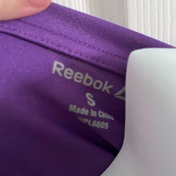 Men's Purple Reebok Athletic Shirt. Long Sleeves. Size Medium. - Picture 2 of 5